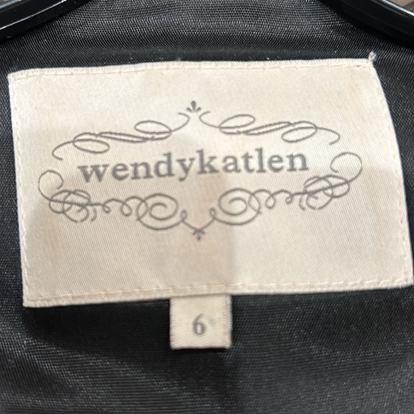 Wendy Katlen cropped top with Jewel trim - Picture 4 of 6